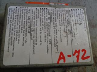 Блок управления abs HONDA STEP WAGON RF1 B20B 39790-S47-003 1 ракурс