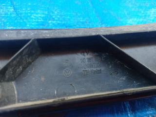 Планка под фары левая VOLKSWAGEN JETTA 1K2 BLG 1K0807889B 2 ракурс