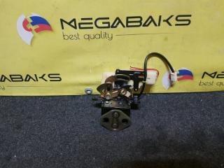 Замок 5-й двери MAZDA PREMACY CP8W C100-62-310F 2 ракурс