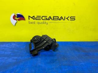 Замок 5-й двери TOYOTA AURIS NZE154 69350-28150 2 ракурс
