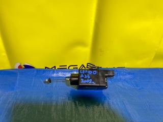 Замок багажника NISSAN CEFIRO A33 84680 40U00 1 ракурс