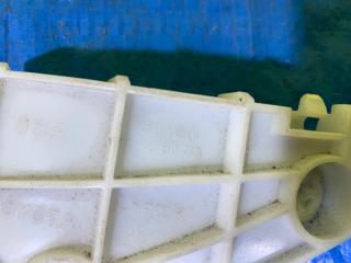 Крепление бампера правое заднее TOYOTA VOXY ZRR70 3ZR-FE 52155-28110 1 ракурс