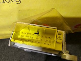 Блок управления airbag TOYOTA AQUA NHP10 1NZ-FXE 89170-52J30 3 ракурс