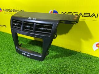Консоль магнитофона TOYOTA PRIUS ALPHA ZVW41 2ZR-FXE 4 ракурс