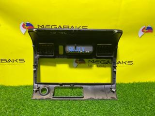Консоль магнитофона MAZDA BONGO SK82V F8 S47P55210A 2 ракурс