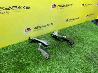 Петля капота NISSAN MARCH K13 654001HH0A 3 ракурс