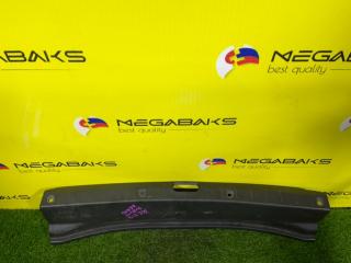 Накладка замка багажника SUZUKI AERIO RC51S 76661-55G00 2 ракурс