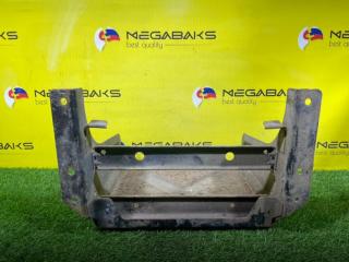 Крепление аккумулятора MITSUBISHI CANTER FE82D 4M50 1 ракурс