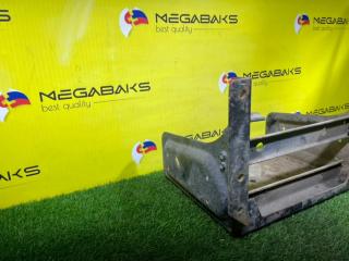 Крепление аккумулятора MITSUBISHI CANTER FE82D 4M50 3 ракурс