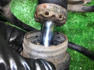 Стойка задняя SUBARU FORESTER SG5 EJ20 5 ракурс