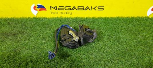Замок 5-й двери TOYOTA RACTIS NCP100 69350-52320 2 ракурс