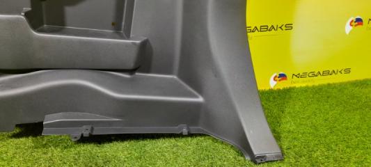 Обшивка багажника правая задняя TOYOTA TANK M900 62640-B1120 3 ракурс Обшивка багажника правая задняя TOYOTA TANK M900 62640-B1120 3 ракурс