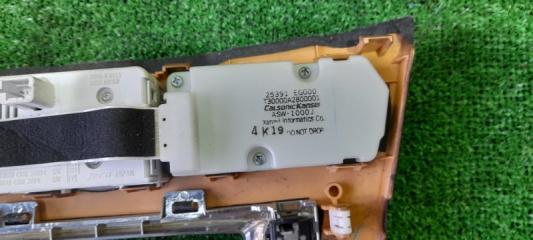 Консоль магнитофона NISSAN FUGA GY50 3 ракурс