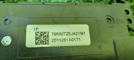 Электронный блок HONDA FIT GR4 LEB 79600-TZE-J421-M1 4 ракурс