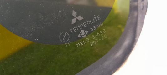 Стекло собачника правое MITSUBISHI PAJERO MINI H58A 4A30T 6271028420 3 ракурс