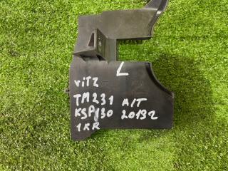 Защита радиатора левая TOYOTA VITZ KSP130 1KR-FE 2 ракурс