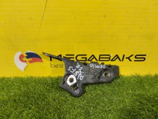 Крепление бампера правое переднее MAZDA DEMIO DJ5FS D09H500T1 1 ракурс