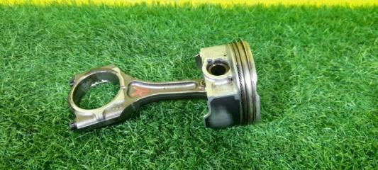 Поршень правый SUBARU IMPREZA GP7 FB20 4 ракурс