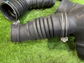 Патрубок воздушного фильтра MITSUBISHI LEGNUM EC5W 6A13TT MR212884 2 ракурс