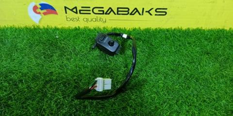 Кнопка NISSAN PRESIDENT JHG50 VH45 2531560U00 1 ракурс
