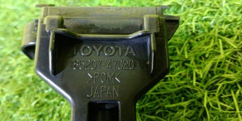 Форсунка омывателя правая TOYOTA PRIUS ALPHA ZVW41 2ZR-FXE 85207-47020 3 ракурс
