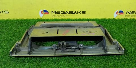 Накладка 5-й двери NISSAN CARAVAN ARE24 90810 38N00 4 ракурс