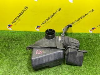 Патрубок воздушного фильтра NISSAN SKYLINE V35 VQ25 2 ракурс