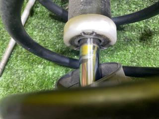 Стойка передняя SUZUKI SPLASH XB32S K12B 41601-51KA1 3 ракурс Стойка передняя SUZUKI SPLASH XB32S K12B 41601-51KA1 3 ракурс