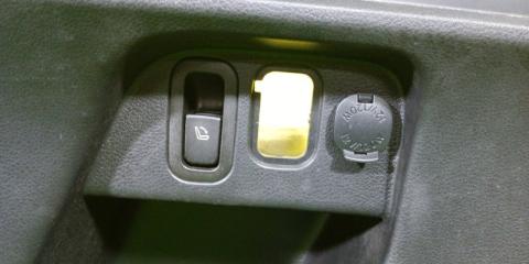 Обшивка багажника левая задняя SUBARU FORESTER SH5 94027SC010 3 ракурс