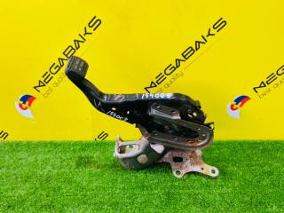 Педаль ручника HONDA STREAM RN6 3 ракурс Педаль ручника HONDA STREAM RN6 3 ракурс