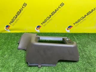 Консоль магнитофона NISSAN CARAVAN 24 6 8104 37 2 ракурс