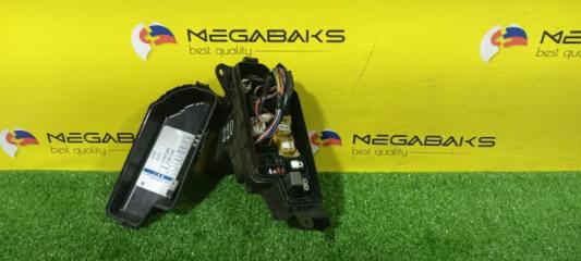 Блок предохранителей TOYOTA REGIUS RCH47W 3RZ-FE 3 ракурс