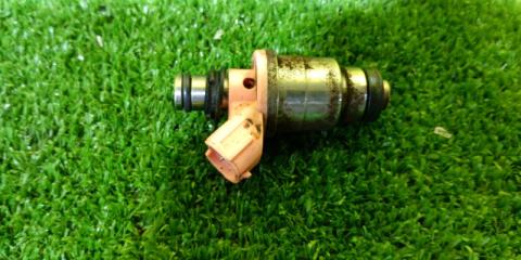 Инжектор SUBARU IMPREZA GG2 EJ152 16611AA480 3 ракурс Инжектор SUBARU IMPREZA GG2 EJ152 16611AA480 3 ракурс