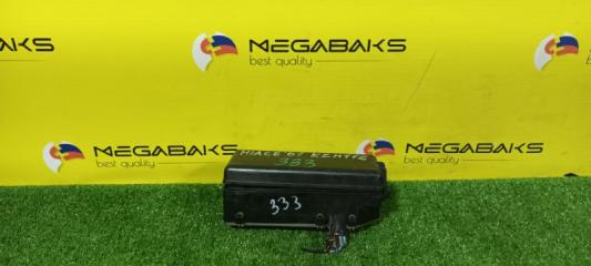 Блок предохранителей TOYOTA HIACE KZH116 1KZ-TE 2 ракурс