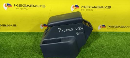 Бардачок между сиденьями MITSUBISHI PAJERO V24W 3 ракурс