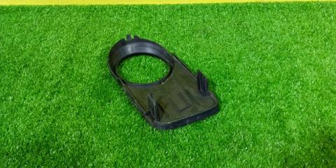 Заглушка бампера правая TOYOTA WISH ZNE14 1ZZ-FE 52127-68020 2 ракурс