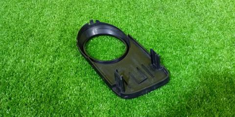 Заглушка бампера правая TOYOTA WISH ZNE14 1ZZ-FE 52127-68020 2 ракурс