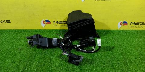 Блок предохранителей TOYOTA PROBOX NCP165 1NZ-FE 8263152010 1 ракурс