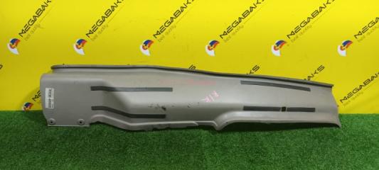 Обшивка стойки кузова правая задняя NISSAN CARAVAN VRE24 TD27 76936 46N00 2 ракурс