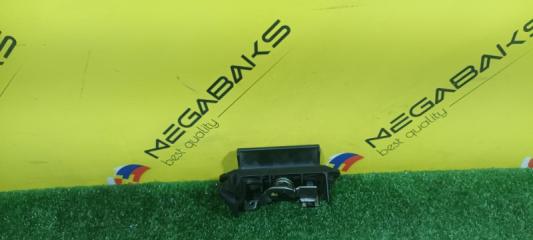 Ручка задней двери TOYOTA COROLLA FIELDER ZZE122 1ZZ-FE 2 ракурс Ручка задней двери TOYOTA COROLLA FIELDER ZZE122 1ZZ-FE 2 ракурс