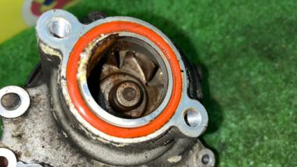 Помпа NISSAN PRESAGE U30 KA24DE 2 ракурс Помпа NISSAN PRESAGE U30 KA24DE 2 ракурс