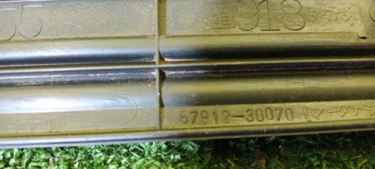 Накладка на порог TOYOTA CROWN MAJESTA JZS155 2JZ-GE 4 ракурс