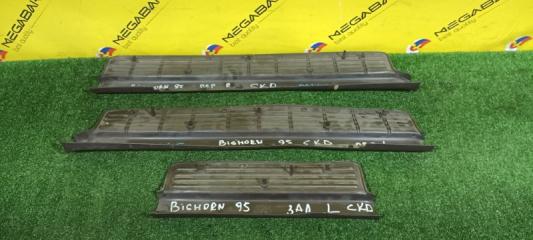 Накладка на порог ISUZU BIGHORN UBS69 4JG2T 2 ракурс Накладка на порог ISUZU BIGHORN UBS69 4JG2T 2 ракурс