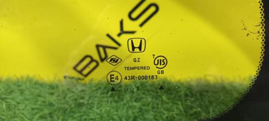 Форточка кузова правая передняя HONDA STEP WAGON RP1 L15B 73330-TAA-003 2 ракурс