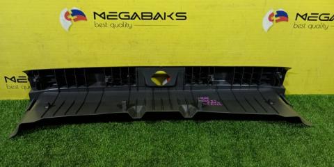 Накладка замка багажника DAIHATSU TAFT LA900S KF-VE7 64716-B2270 4 ракурс