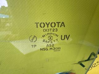 Стекло двери правое переднее TOYOTA VOXY AZR60 1AZ-FSE 3 ракурс