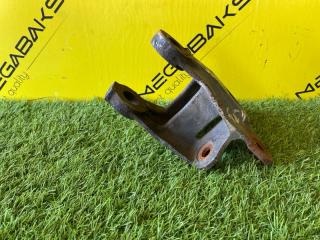 Кронштейн рессоры передний TOYOTA TOYOACE XZU434 48411. 37090 3 ракурс