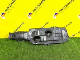 Патрубок воздушного фильтра TOYOTA HIACE KZH100 52812-235W0 2 ракурс