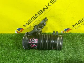 Патрубок воздушного фильтра TOYOTA VITZ NCP91 1NZ-FE 17880-21091 1 ракурс