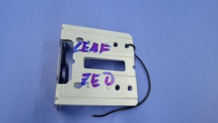 Крепление автомагнитолы NISSAN LEAF ZE0 1 ракурс
